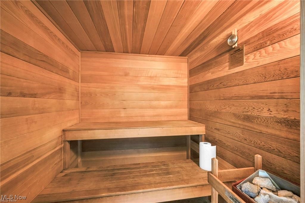 Enclave/Rosemont Rdg Condo Own - Residential