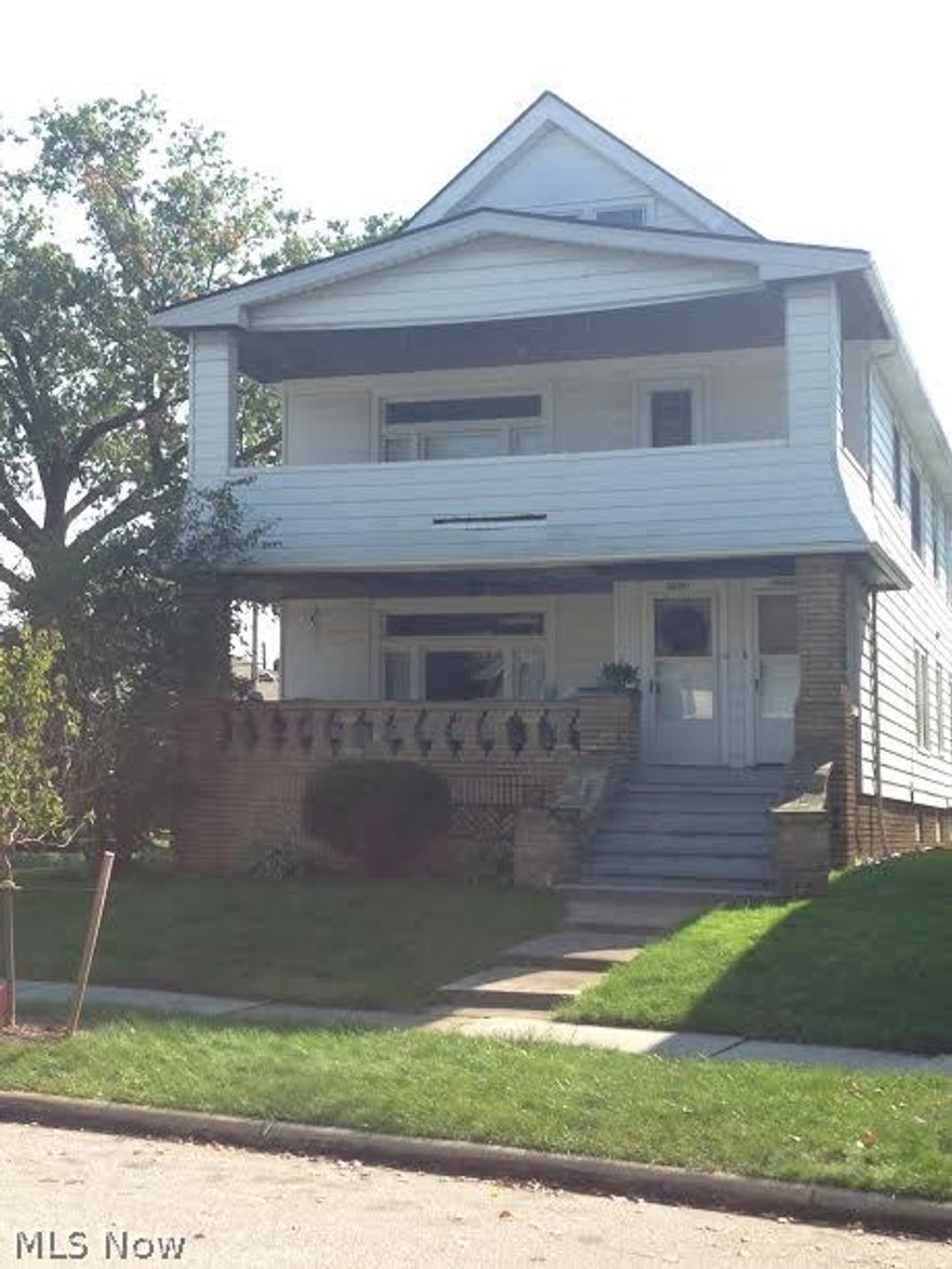 Spectacular Lakewood location on this pet friendly second floor unit available for immediate occupancy.   This updated and open floor plan includes a large kitchen with breakfast bar which opens to formal dining room.  Updated bath. Gleaming wood floors throughout.  All appliances included even washer dryer.  Call today for your private tour