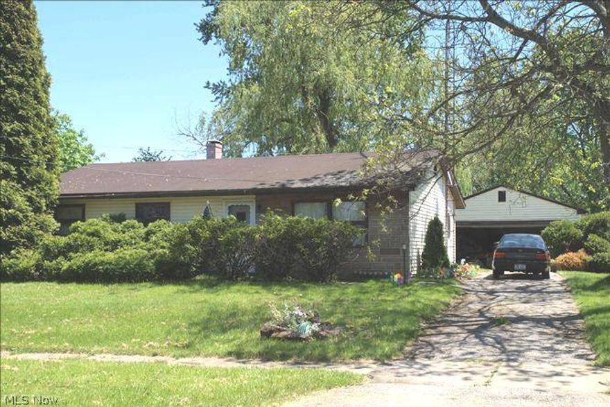 Everything on one floor.  3 bedroom 1 bath ranch with vinyl siding.  2-car garage, newer high efficiency furnace (4Yrs).  Close to Burbank Park and shopping plaza.