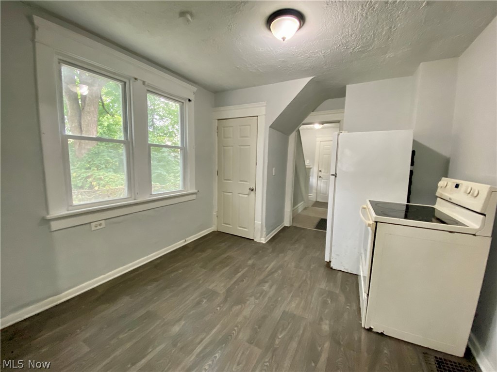Voris - Residential Lease