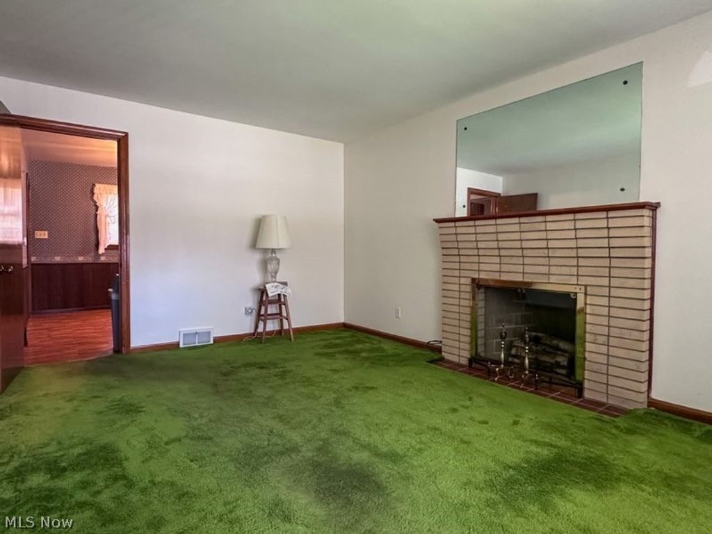 Photo of 319 Summit Avenue, Niles, OH 44446 (MLS # 5200810)