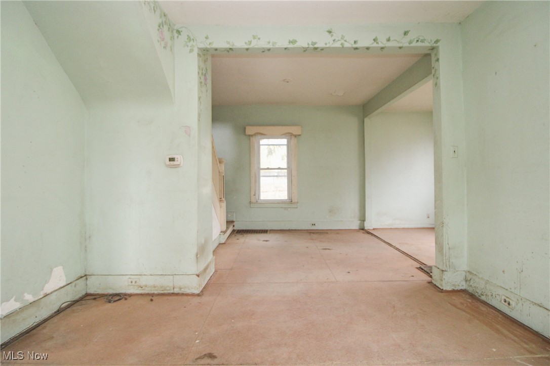 100 Perry Street, Struthers, Ohio image 7