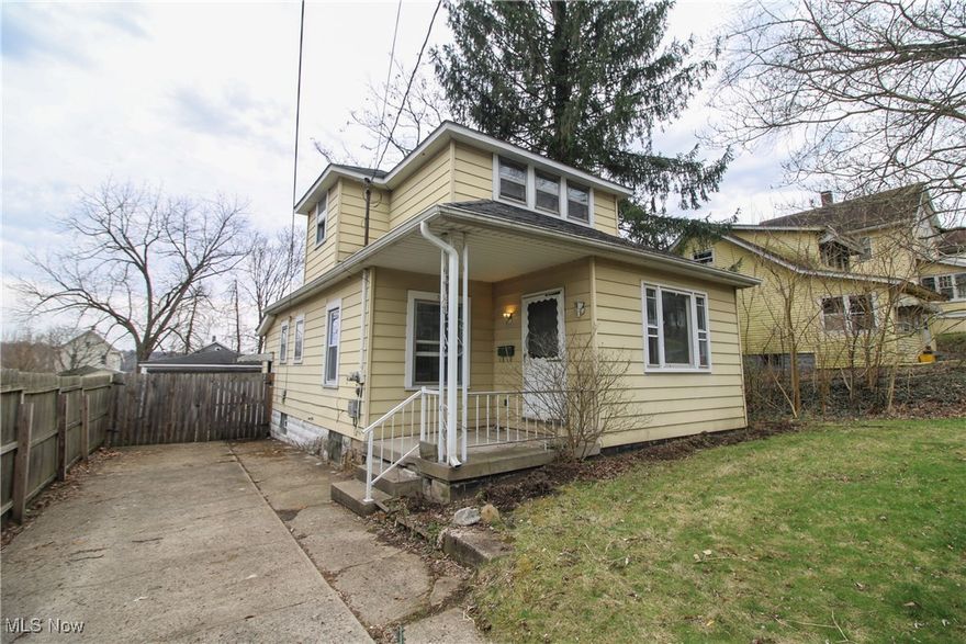 This is a 2-bedroom, 1-bath waiting for someone with a vision and a can-do attitude. Whether you're flipping for profit, building out your next rental empire, or crafting your own dream space, this house is a WINTER PROJECT worth tackling.

Yeah, it needs a makeover but that's where the magic happens. Detached garage? Check. Fenced-in yard? Check. And potential? Through the roof. Stop scrolling past opportunity. Get in here, roll up your sleeves, and make this house a home for someone.