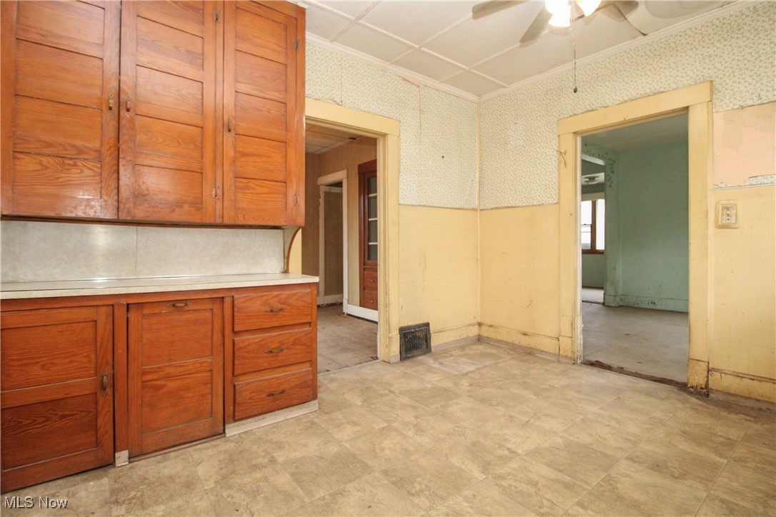 100 Perry Street, Struthers, Ohio image 11