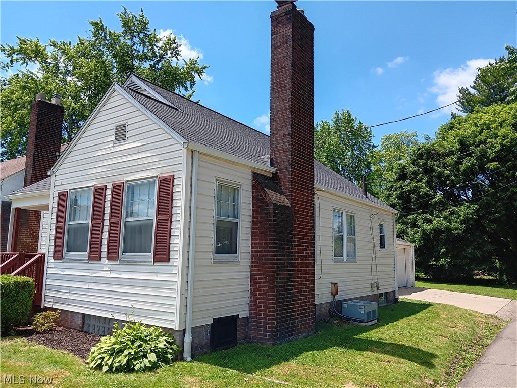 Photo of 1815 Kirk Court NW, Canton, OH 44709 (MLS # 5217643)