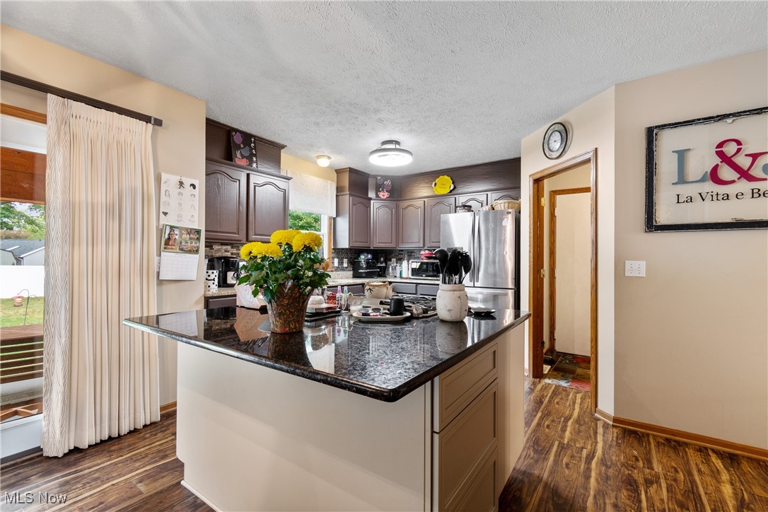 Williamsburg Village Estates - Residential