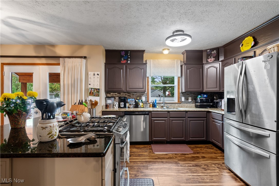 Williamsburg Village Estates - Residential