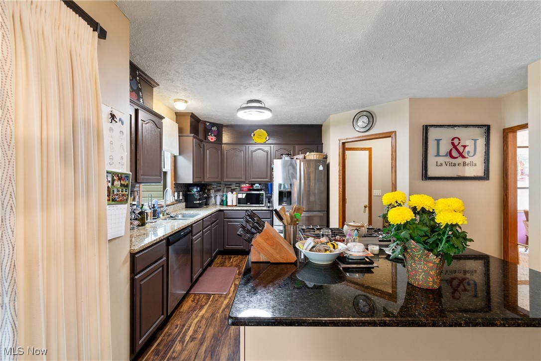 Williamsburg Village Estates - Residential