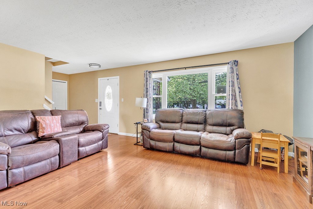 8319 Lorraine Drive, Strongsville, Ohio image 5