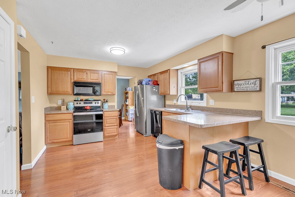 8319 Lorraine Drive, Strongsville, Ohio image 7