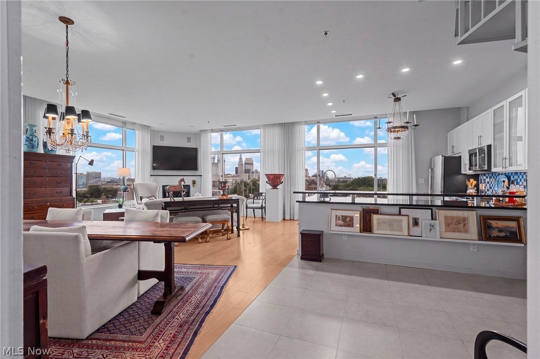 1951 W 25th Street 517