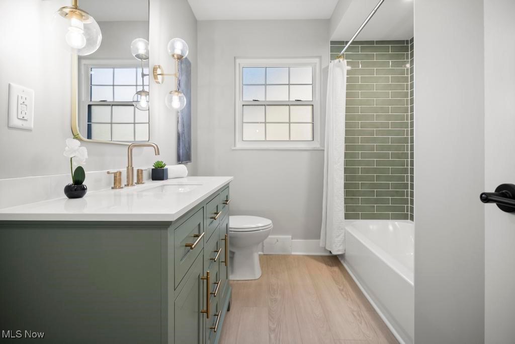 Bay Village, Ohio 44140, United States, 4 Bedrooms Bedrooms, ,3 BathroomsBathrooms,Residential,Pending,203858