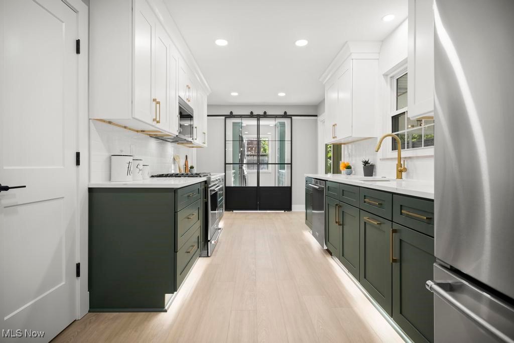 Bay Village, Ohio 44140, United States, 4 Bedrooms Bedrooms, ,3 BathroomsBathrooms,Residential,Pending,203858