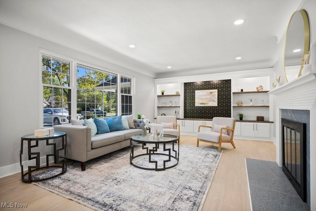 Bay Village, Ohio 44140, United States, 4 Bedrooms Bedrooms, ,3 BathroomsBathrooms,Residential,Pending,203858