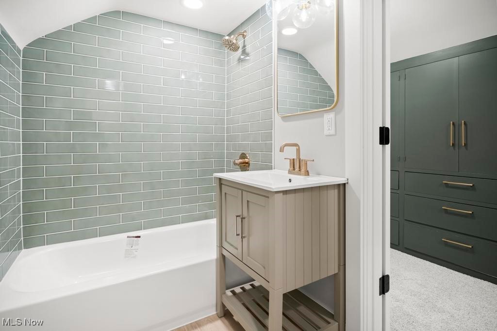 Bay Village, Ohio 44140, United States, 4 Bedrooms Bedrooms, ,3 BathroomsBathrooms,Residential,Pending,203858