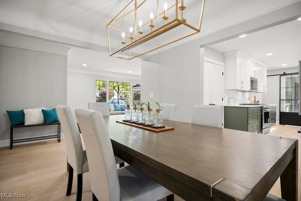 Bay Village, Ohio 44140, United States, 4 Bedrooms Bedrooms, ,3 BathroomsBathrooms,Residential,Pending,203858