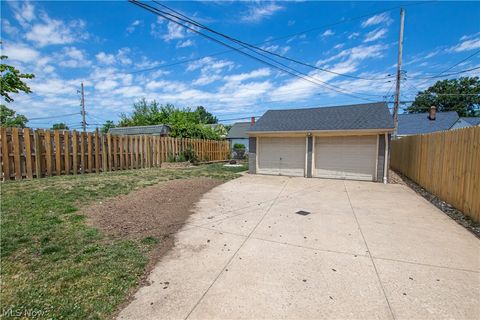 Single Family Residence in Brooklyn OH 8800 Morton Avenue 28.jpg