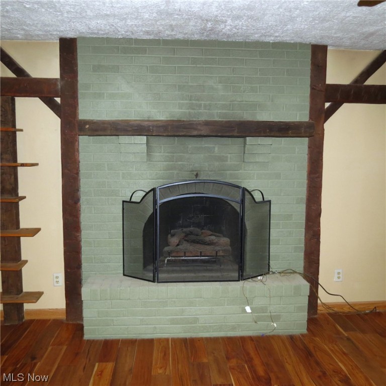 Country Lane Manor - Residential