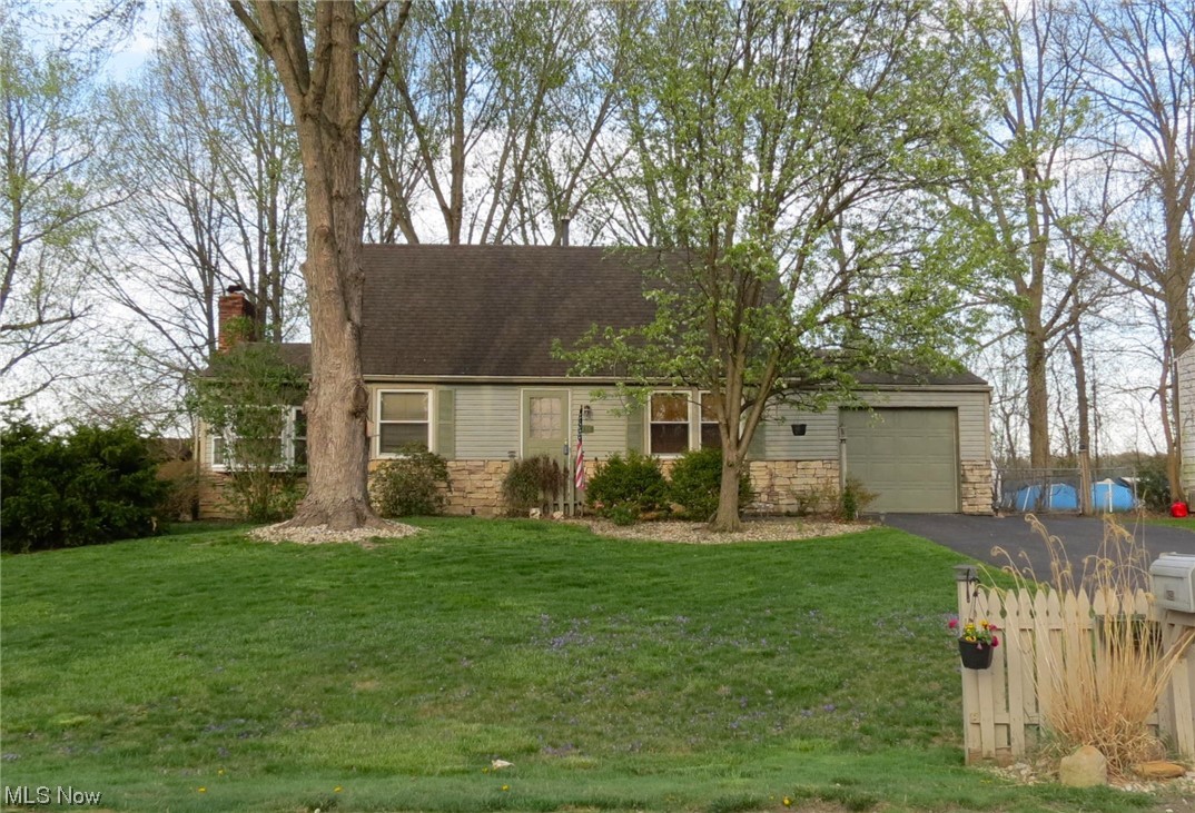 Country Lane Manor - Residential