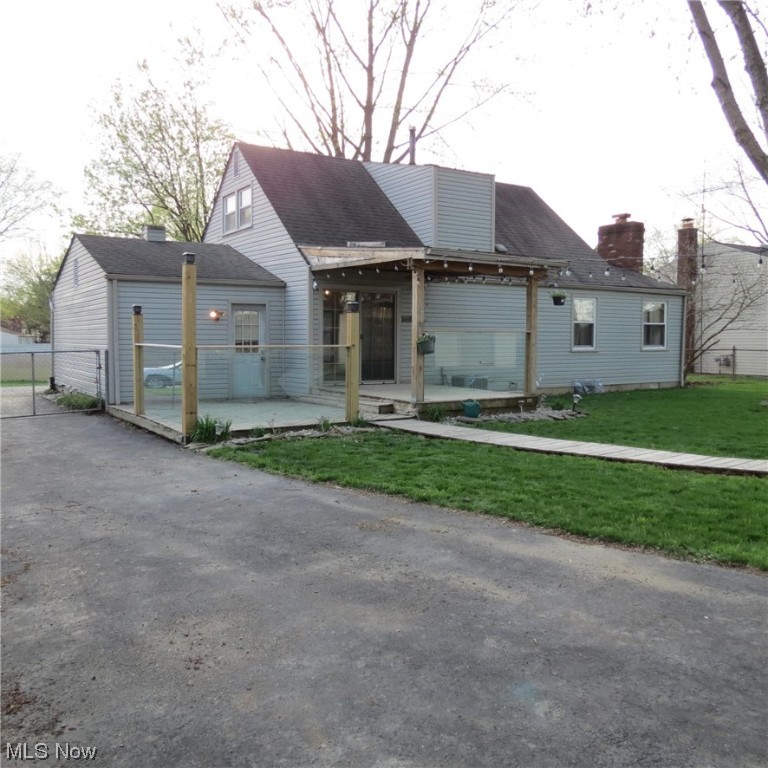 Country Lane Manor - Residential