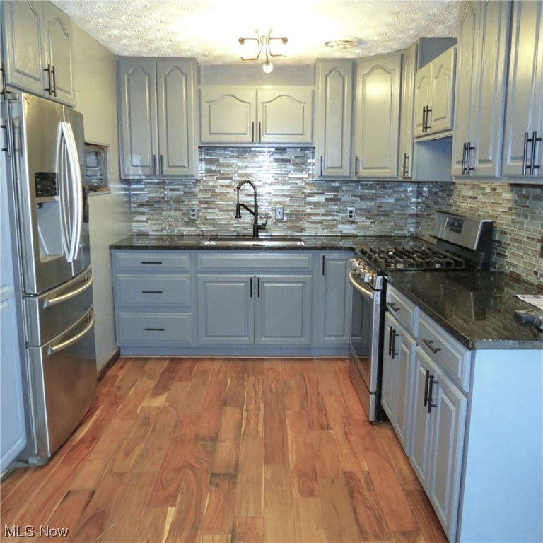 Country Lane Manor - Residential