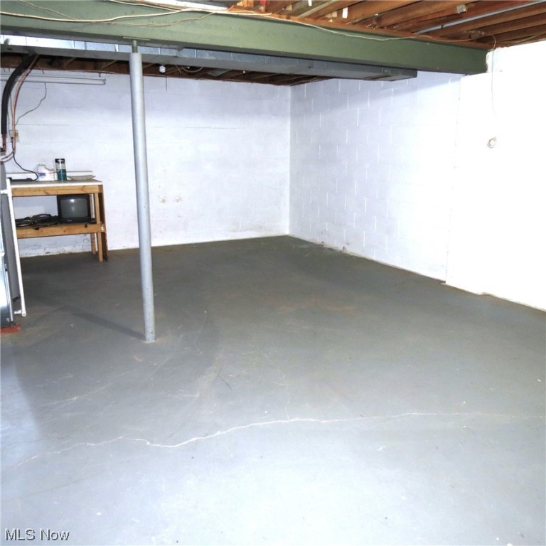 Country Lane Manor - Residential