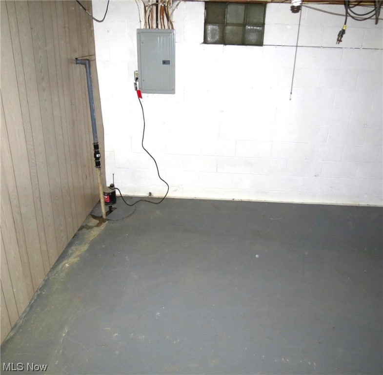 Country Lane Manor - Residential