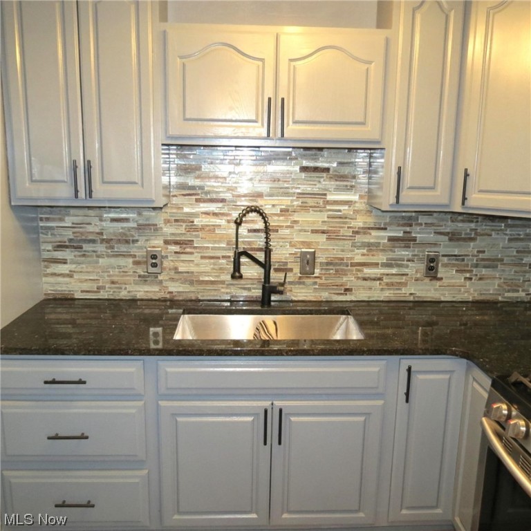 Country Lane Manor - Residential