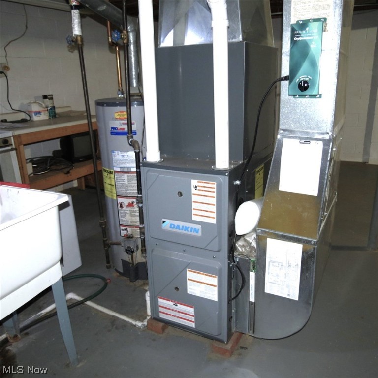 Country Lane Manor - Residential