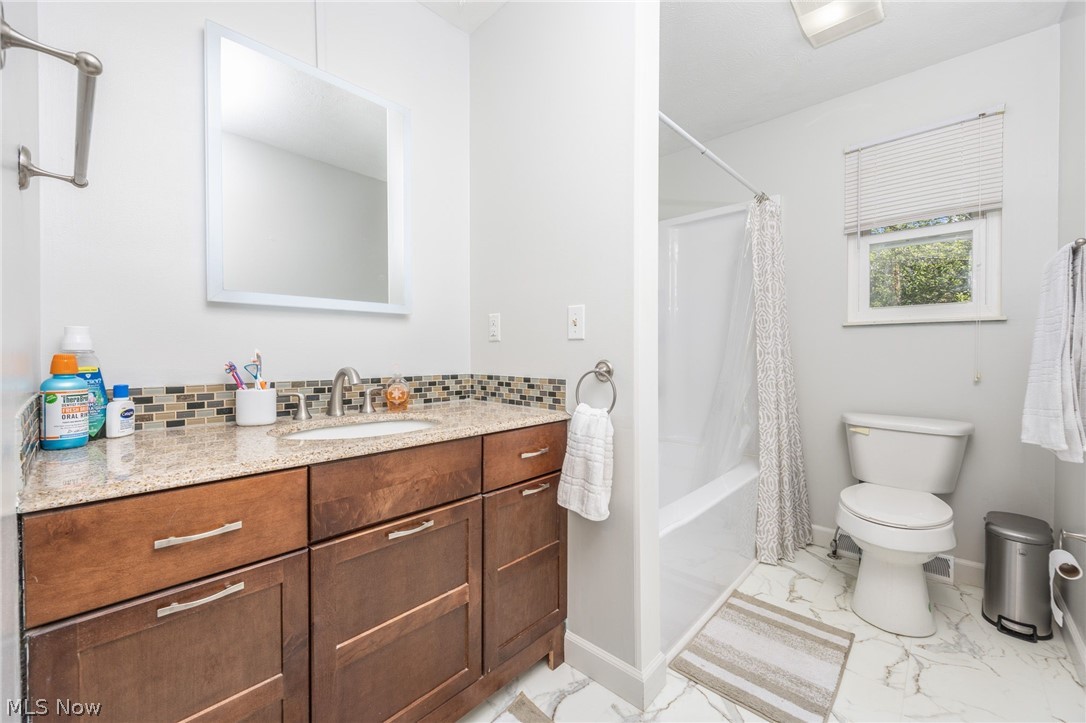 W Oakwood Estate - Residential