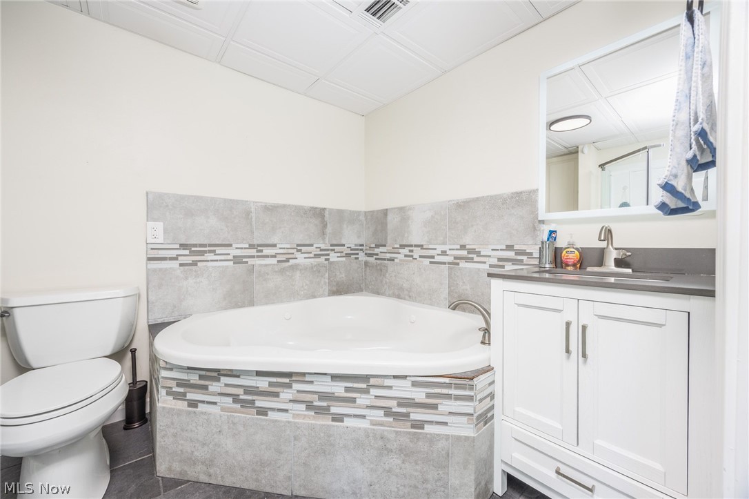 W Oakwood Estate - Residential