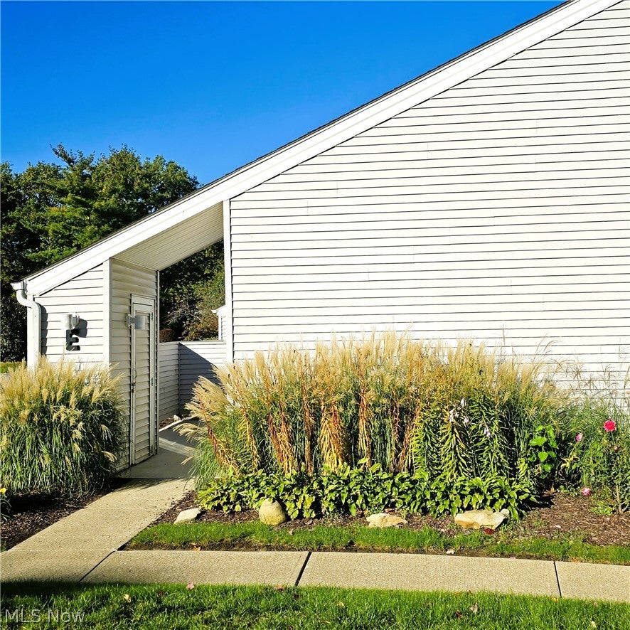 1555 Cedarwood Drive 19E