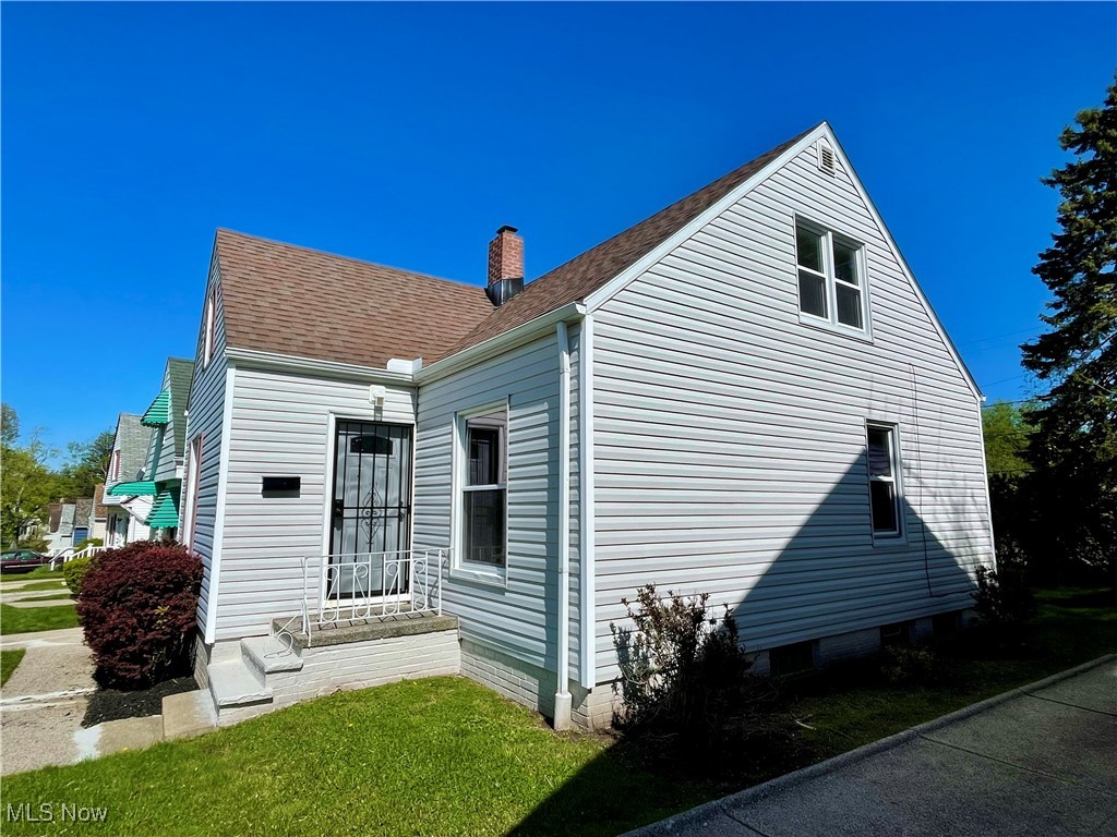 18311 Highland Drive, Maple Heights, Ohio image 4