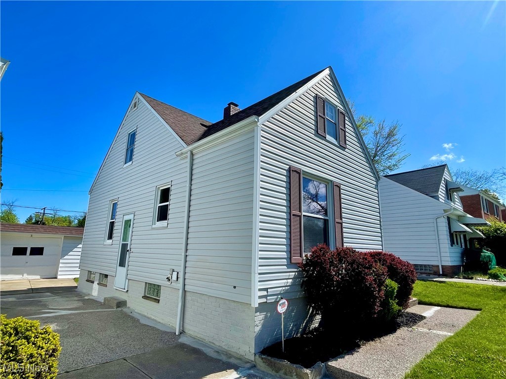 18311 Highland Drive, Maple Heights, Ohio image 3