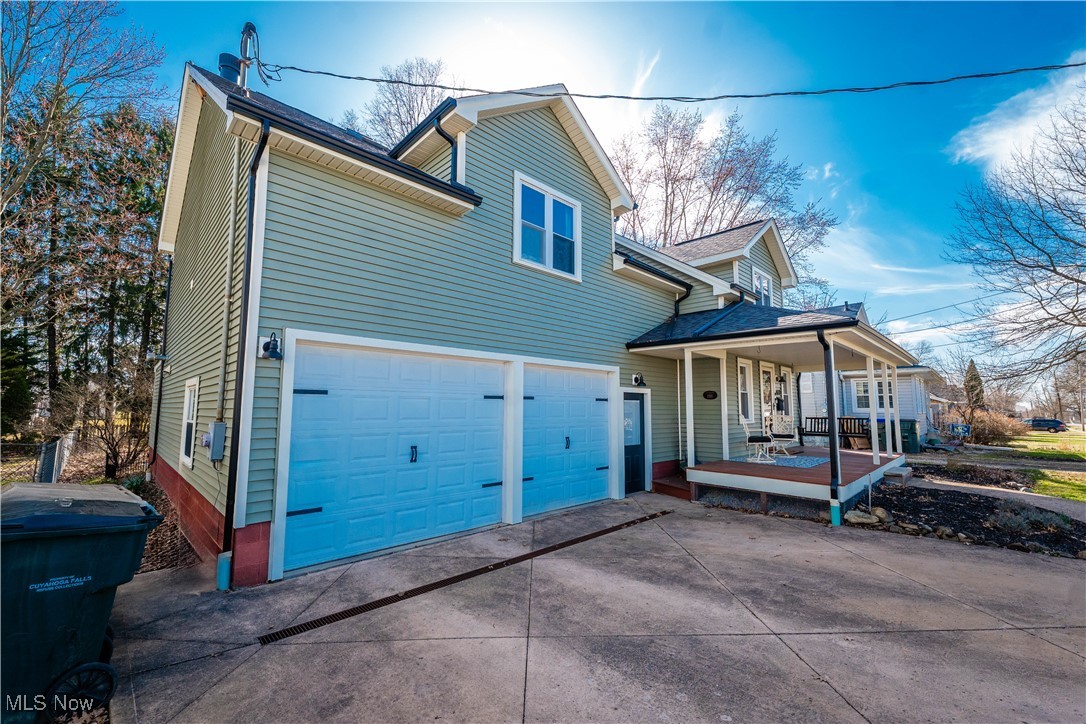618 Loomis Avenue, Cuyahoga Falls, Ohio image 2