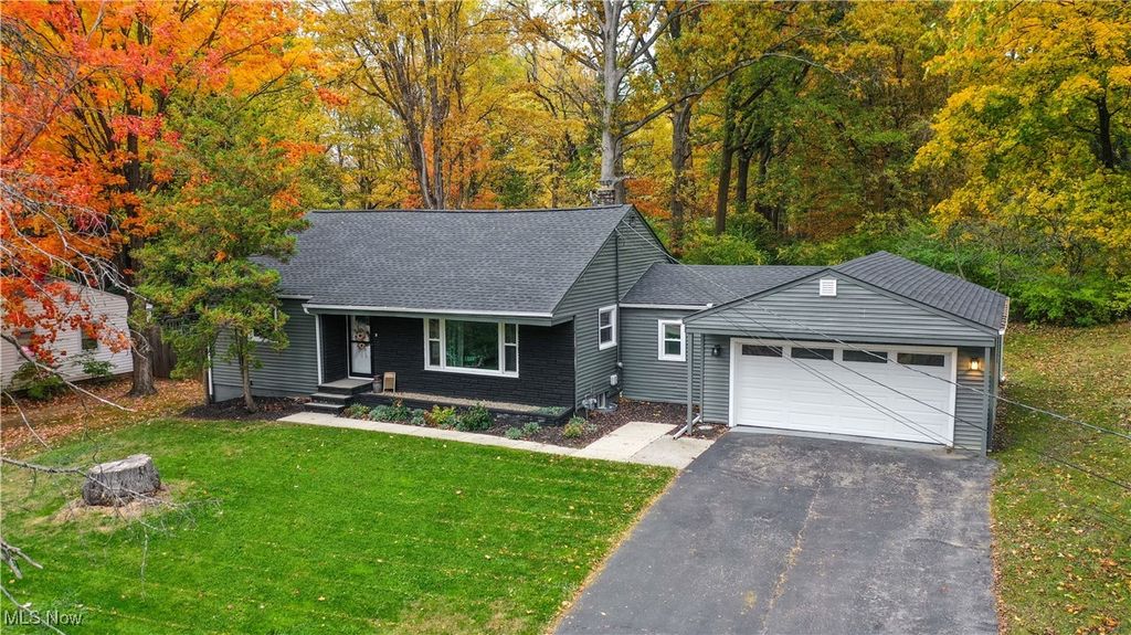 Photo of 6479 Coleridge Road, Concord, OH 44077 (MLS # 5174384)