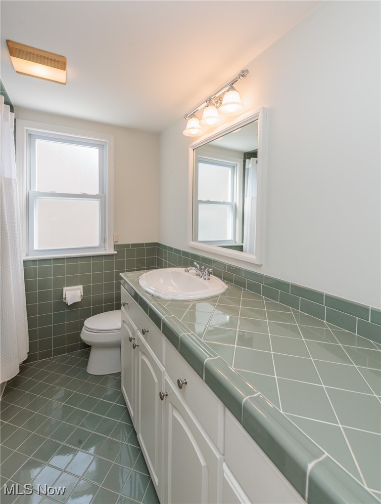 Ranch Realty Companys - Residential