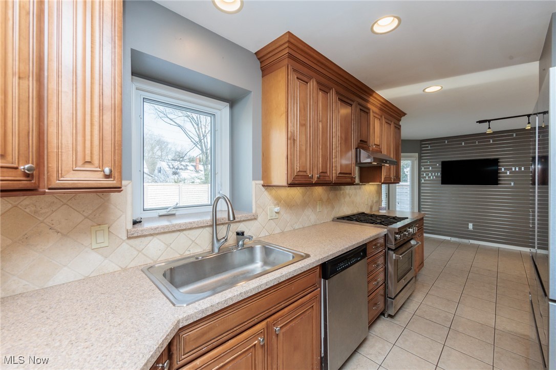 Ranch Realty Companys - Residential