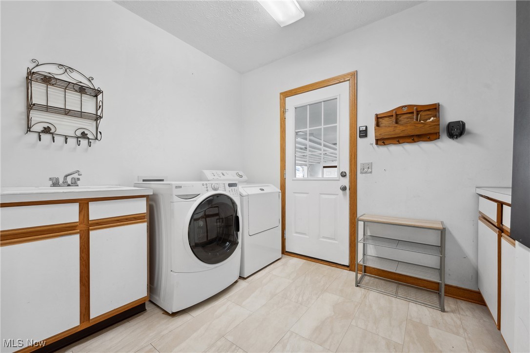 9361 Pheasant Valley Avenue, North Canton, Ohio image 32