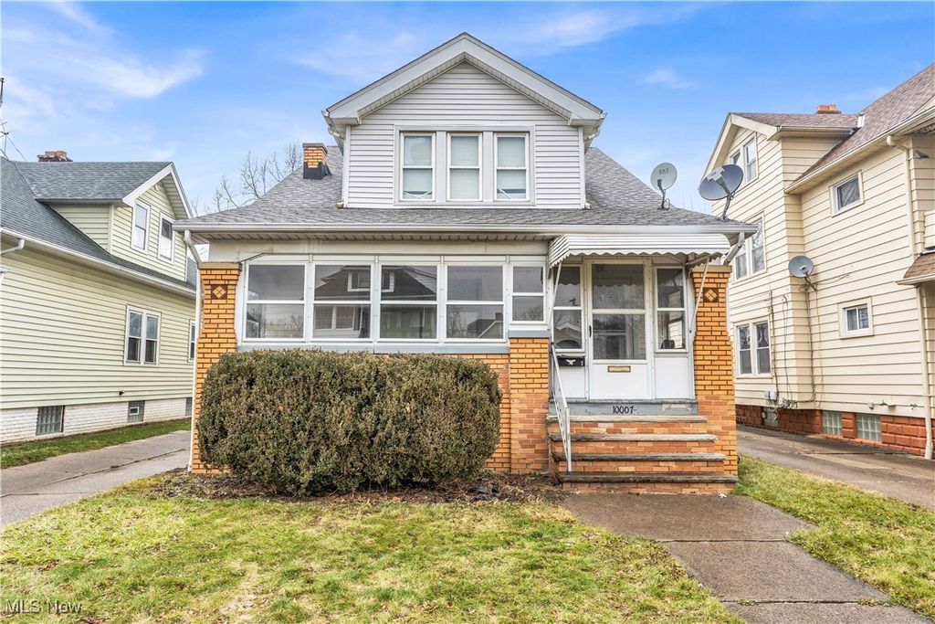 Photo of 10007 Parkview Avenue #2/UP, Garfield Heights, OH 44125 (MLS # 5182037)