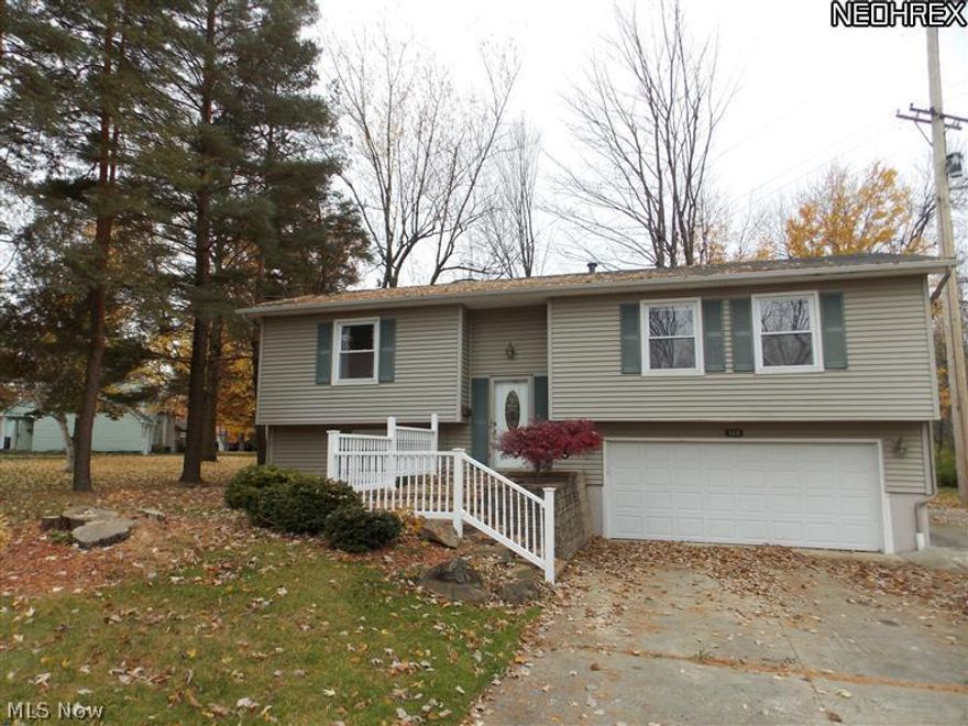 3 Bedroom, 2 Level Deck, New Carpet, Updated kitchen and Bath. Owner willing on finance