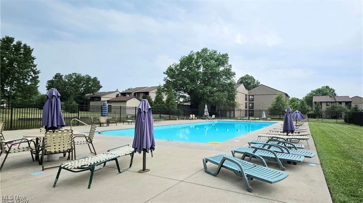 Oak Knolls Condo - Residential