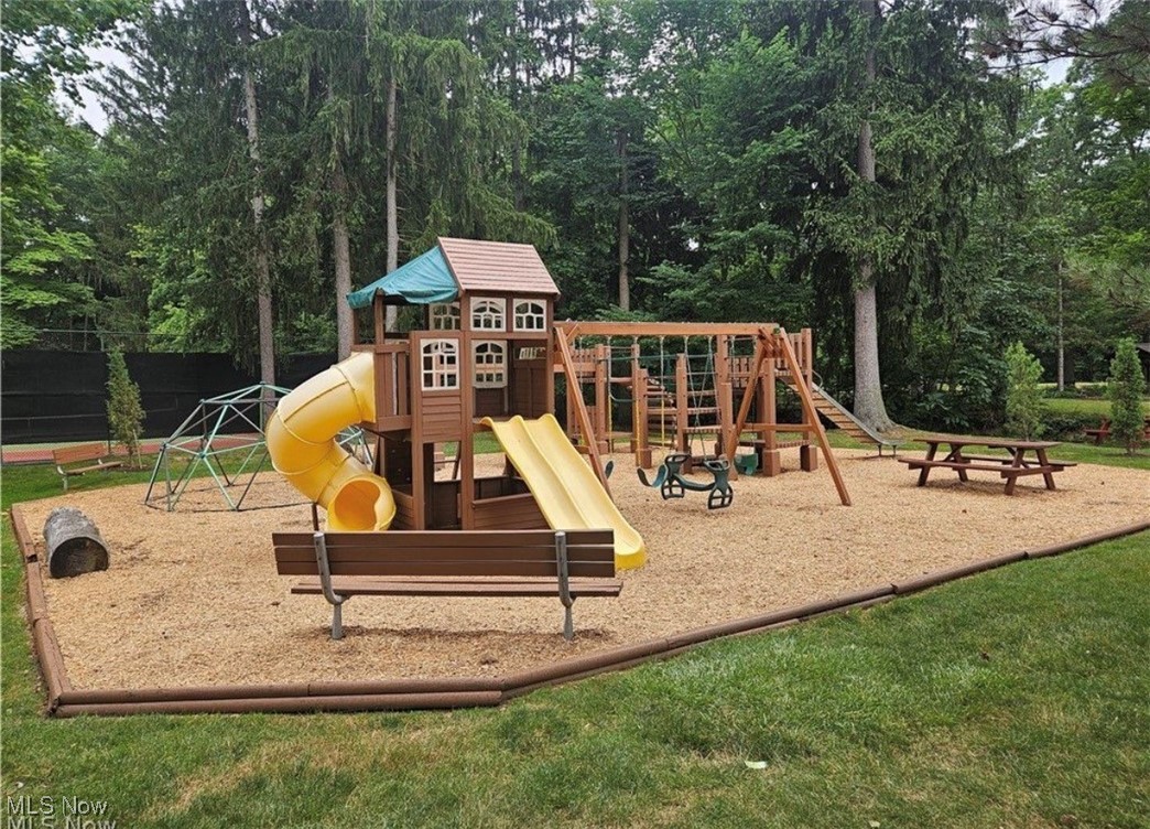 Oak Knolls Condo - Residential