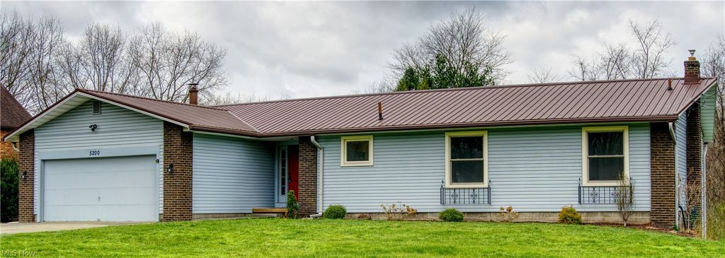 Photo of 5200 Donner Drive, New Franklin, OH 44216 (MLS # 5198465)