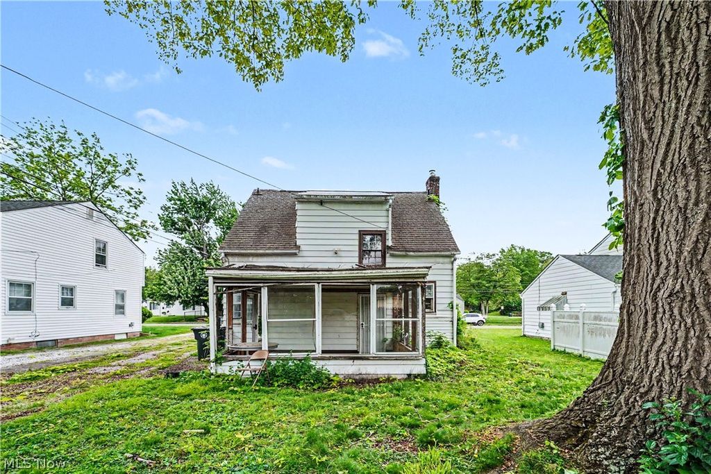 Photo of 1358 Peckham Street, Akron, OH 44320 (MLS # 5211164)