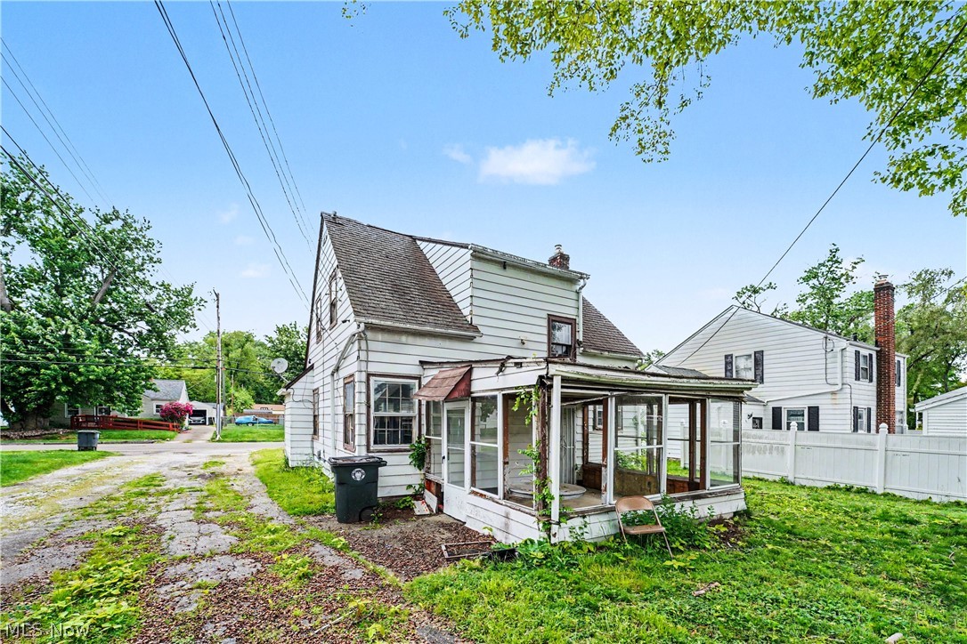 1358 Peckham Street