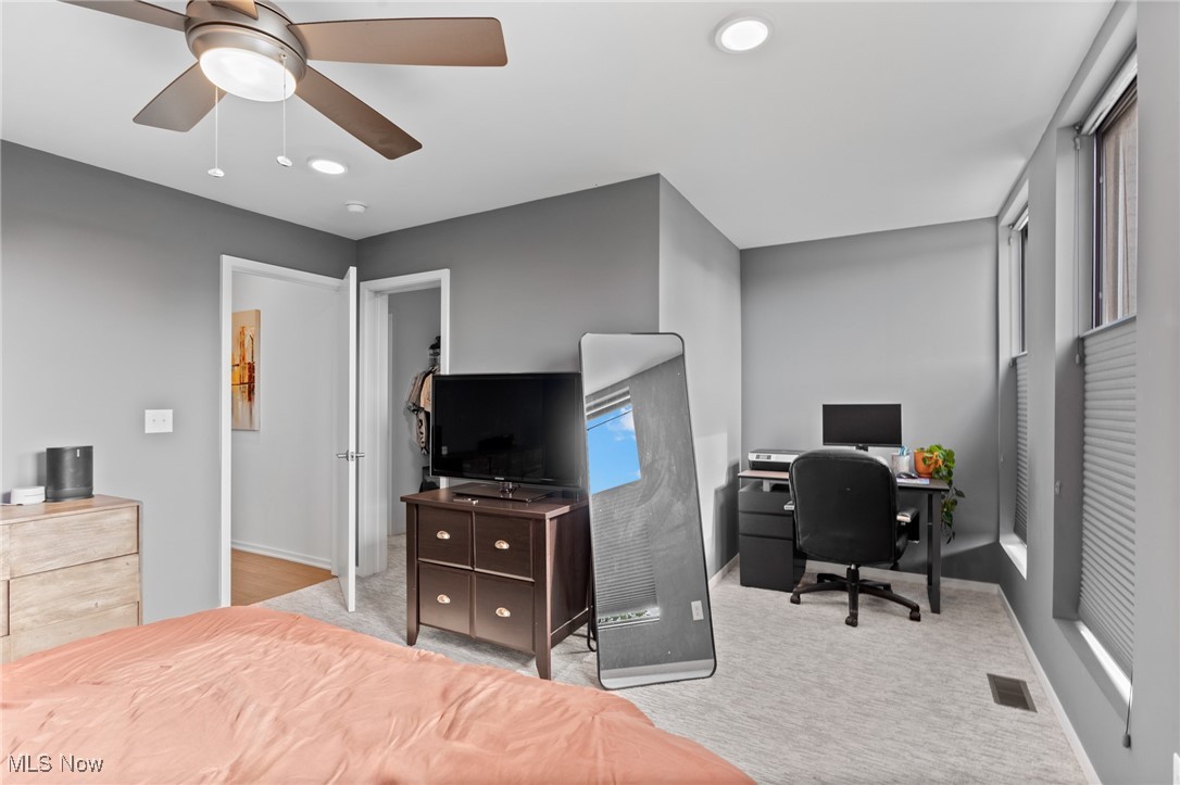 Cleveland, Ohio 44113, United States, 2 Bedrooms Bedrooms, ,3 BathroomsBathrooms,Residential,Active,154981