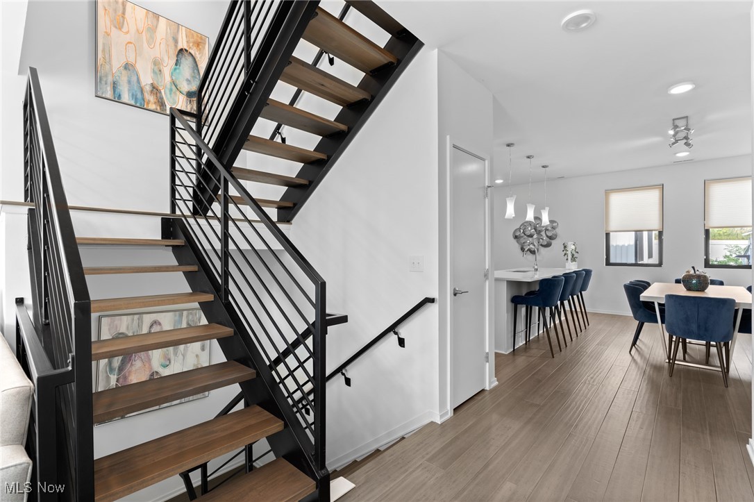 Cleveland, Ohio 44113, United States, 2 Bedrooms Bedrooms, ,3 BathroomsBathrooms,Residential,Active,154981