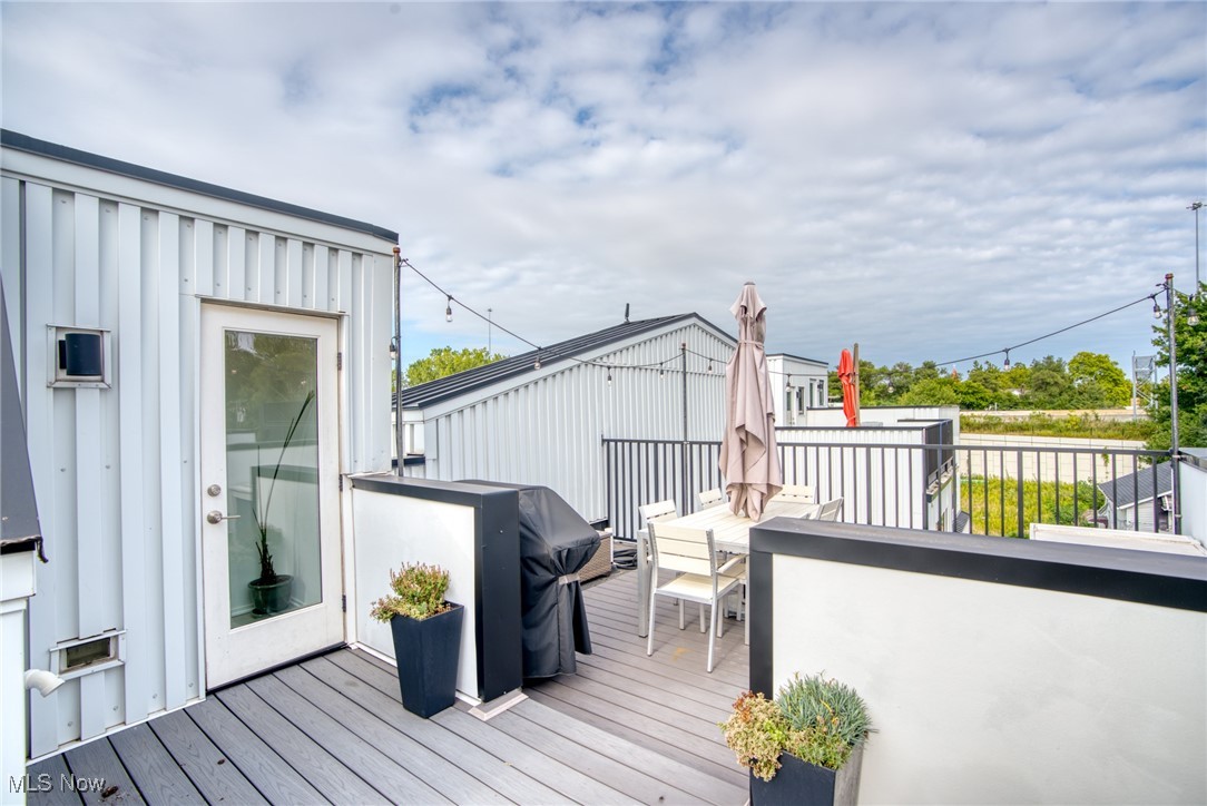 Cleveland, Ohio 44113, United States, 2 Bedrooms Bedrooms, ,3 BathroomsBathrooms,Residential,Active,154981