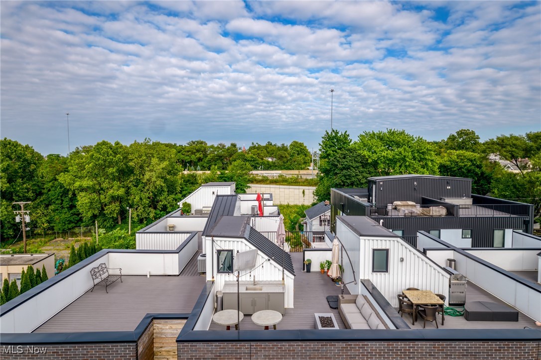 Cleveland, Ohio 44113, United States, 2 Bedrooms Bedrooms, ,3 BathroomsBathrooms,Residential,Active,154981